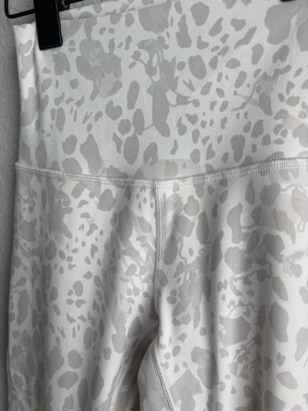 Lululemon Align HR Leggings Cheetah Antique white 2 - Picture 6 of 6